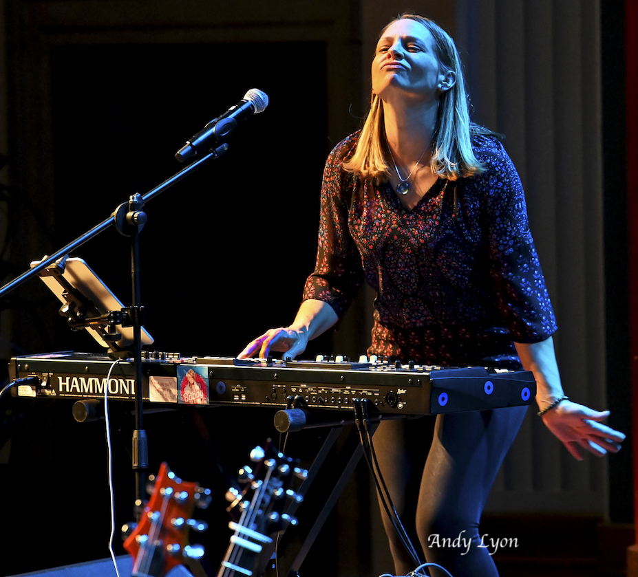 Image of Gwen Page playing keyboards for Southbound